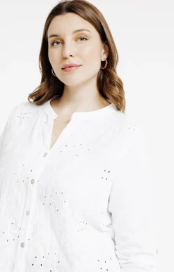 Chemise avec broderies anglaises