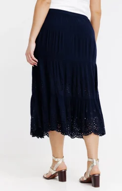 Jupon crepon à broderie ajourée