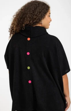 Poncho à poches et boutons colorés