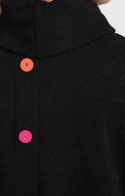 Poncho à poches et boutons colorés