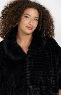 Poncho doux fausse fourrure