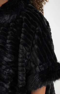 Poncho doux fausse fourrure
