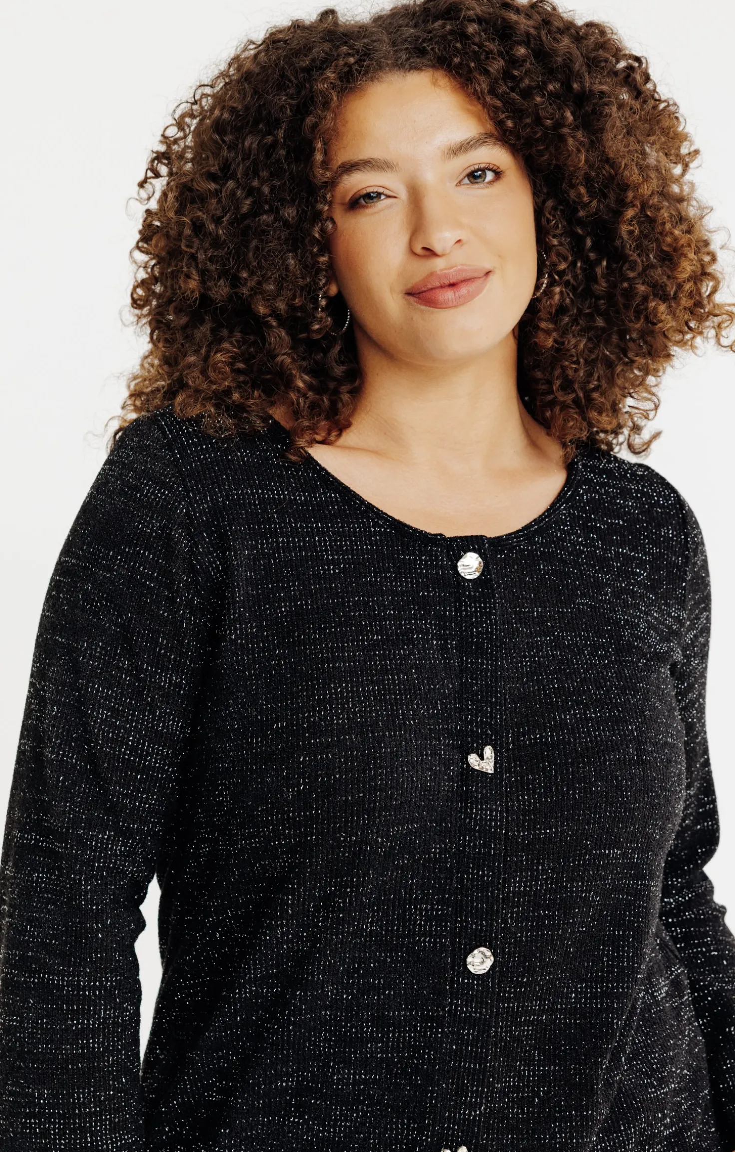 Pull avec bijoux fantaisies