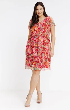 Robe en dentelle avec volants