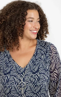 Robe imprimée plissée et collier