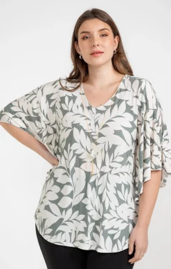 Tee-shirt forme poncho col V et collier