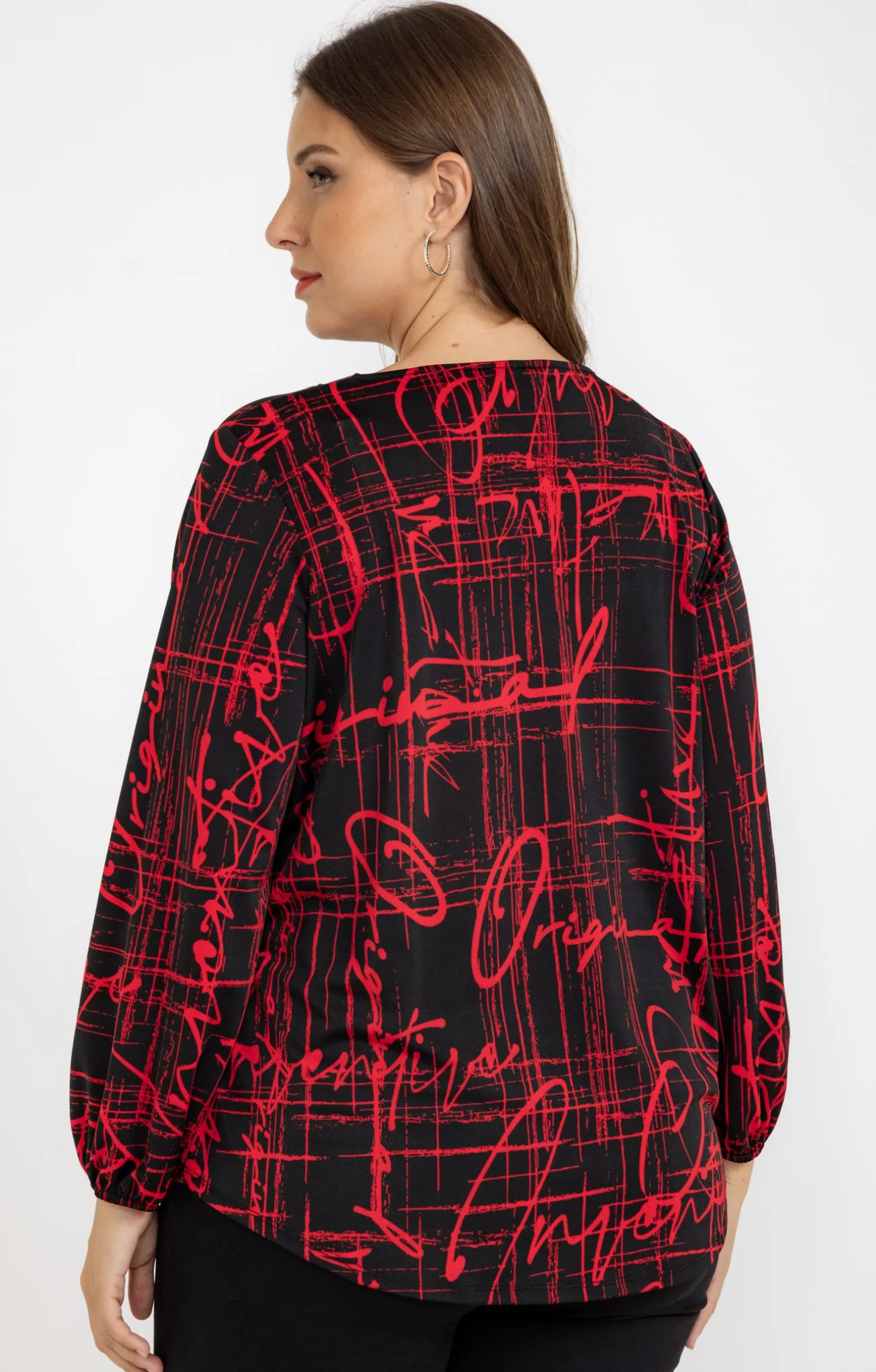 Tee-shirt imprimé avec collier