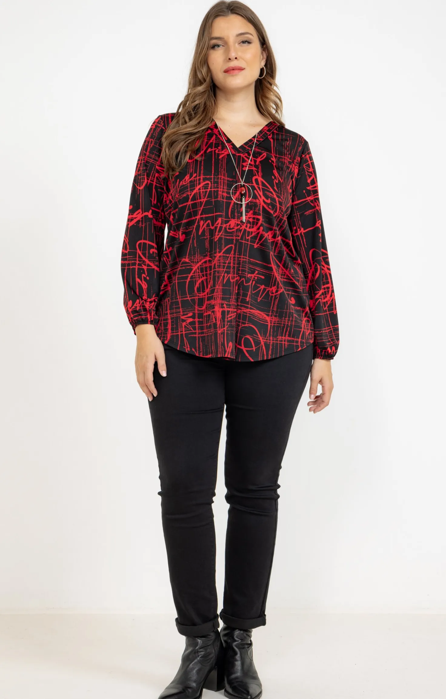 Tee-shirt imprimé avec collier