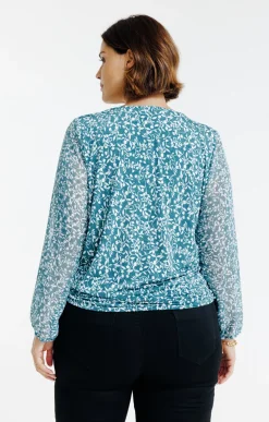 Tee-shirt imprimé avec collier