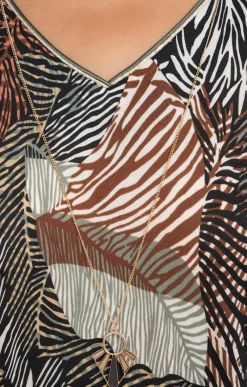 Tee-shirt imprimé végétal et collier
