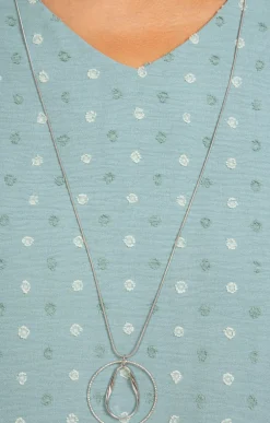 Tunique tissu fantaisie et collier